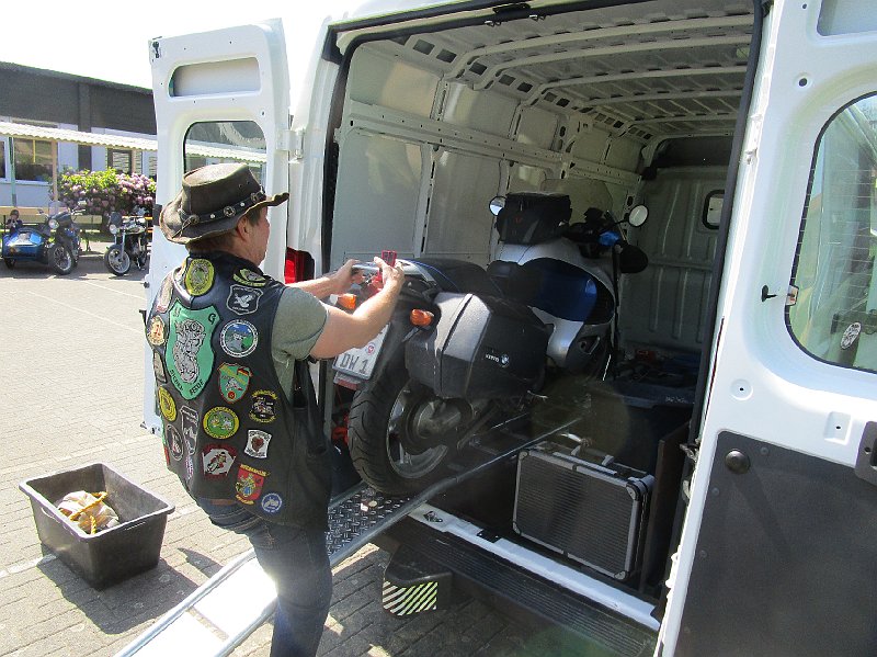 2018.05.26 Probefahrt, Bier, Grill, Freunde, Whisky und... Pflasterarbeiten (150).JPG